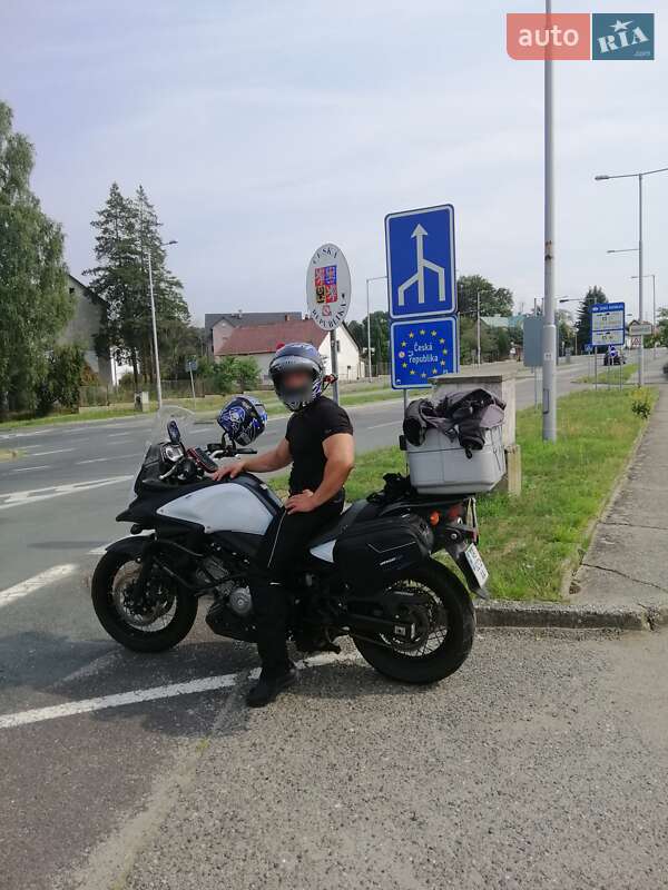 Мотоцикл Спорт-туризм Suzuki V-Strom 650