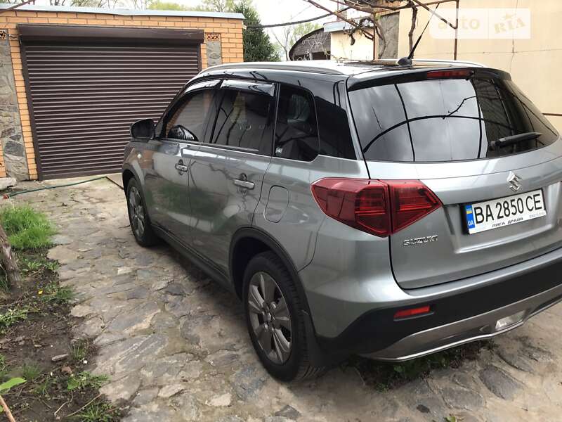 Хэтчбек Suzuki Vitara