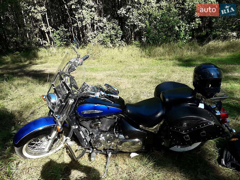 Мото Suzuki VL 800