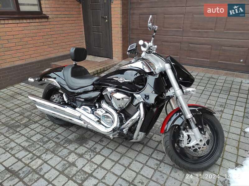 Мото Suzuki VZR 1800