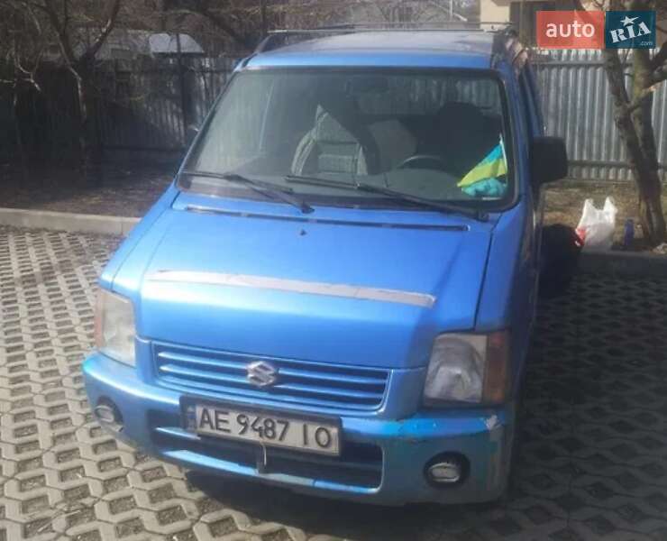 Хэтчбек Suzuki Wagon R