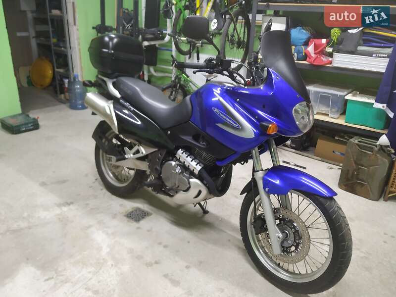 Мото Suzuki XF 650 Freewind