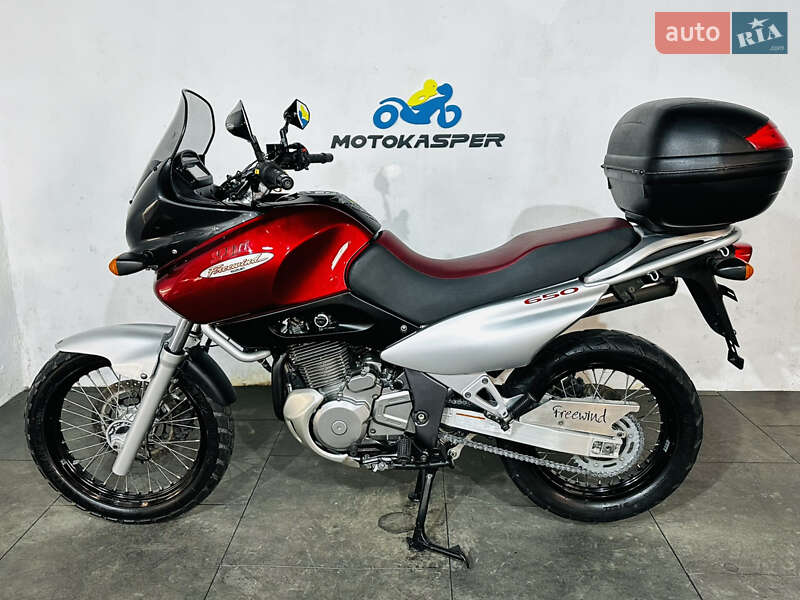 Suzuki XF 650 Freewind
