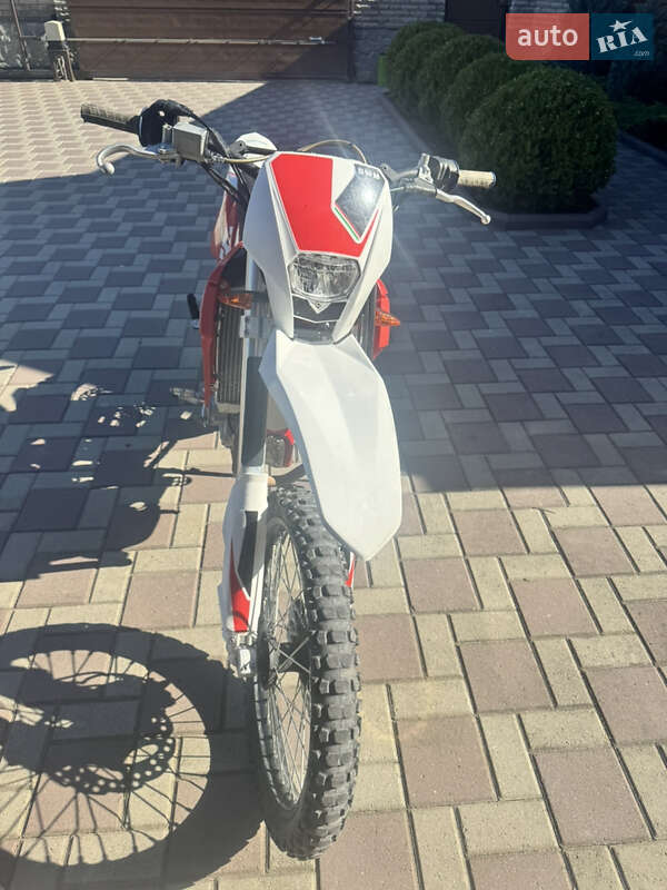SWM RS 125R