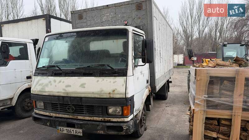 Грузовой фургон TATA LPT 613
