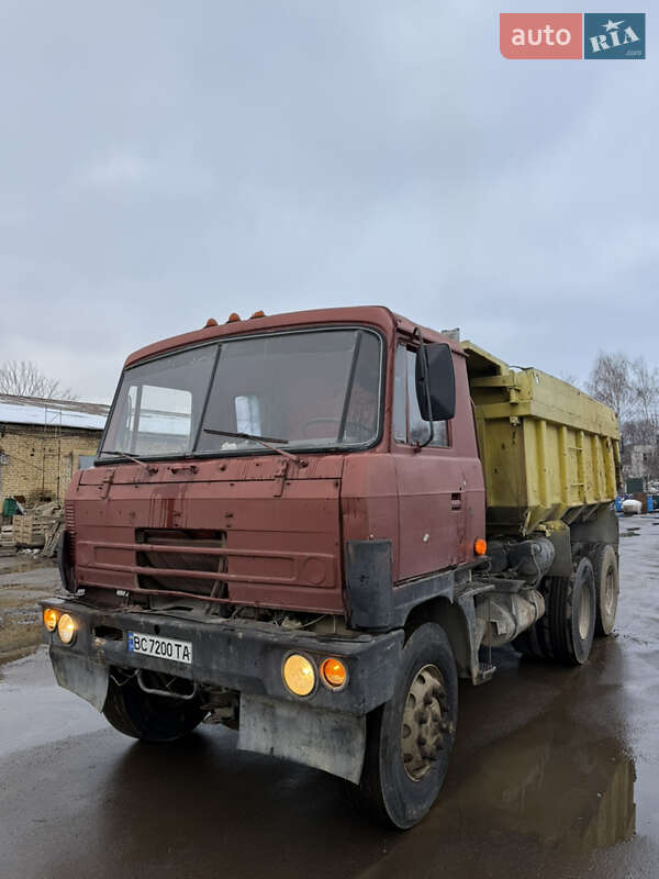Tatra 8152