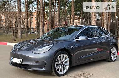 Tesla Model 3 Long Range PREMIUM  2018