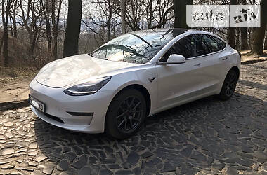 Tesla Model 3 STANDART PLUS 2019