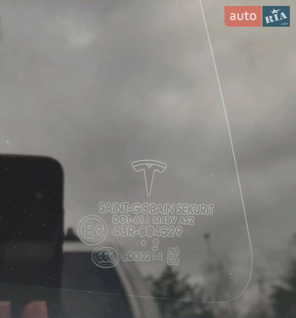 Седан Tesla Model 3 2019 в Одесі
