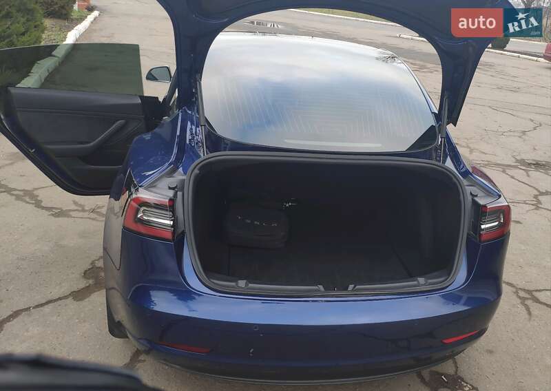 Седан Tesla Model 3 2019 в Одесі
