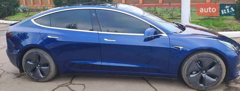 Седан Tesla Model 3 2019 в Одесі