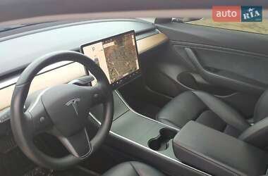 Седан Tesla Model 3 2019 в Одесі