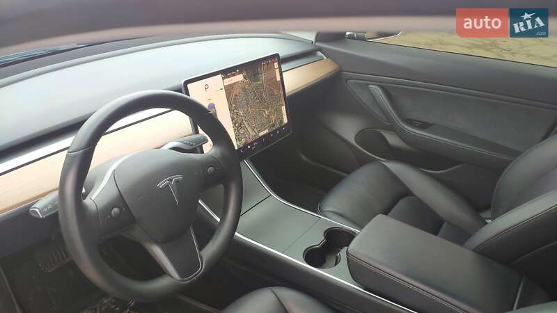 Седан Tesla Model 3 2019 в Одесі