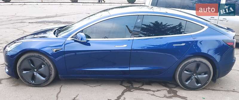Седан Tesla Model 3 2019 в Одесі