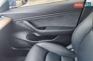 Седан Tesla Model 3 2019 в Одесі