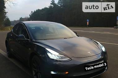 Tesla Model 3  2018