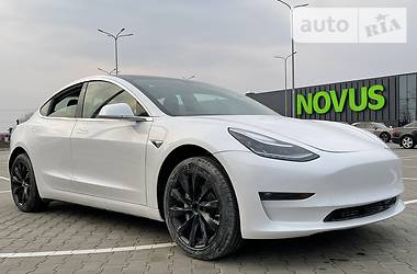 Tesla Model 3  2020