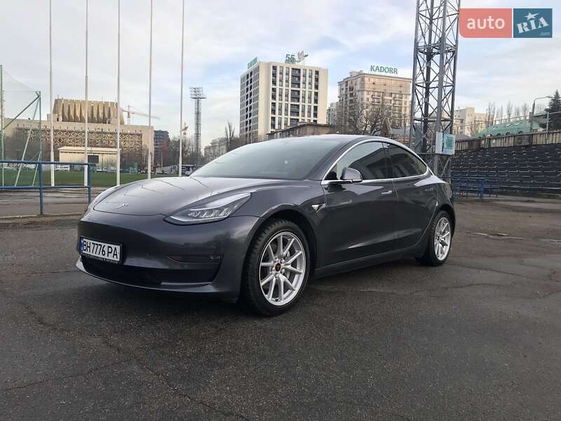 Седан Tesla Model 3 2018 в Одессе