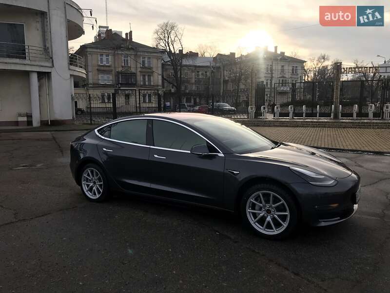 Седан Tesla Model 3 2018 в Одессе