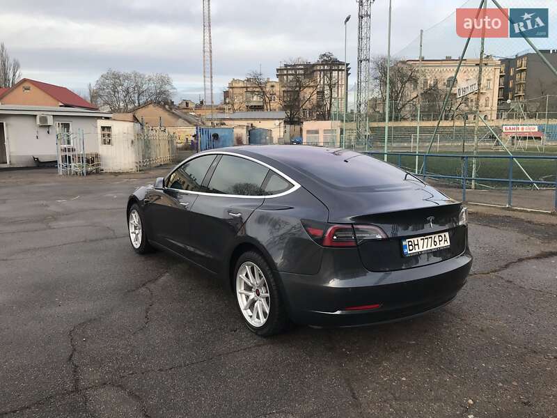 Седан Tesla Model 3 2018 в Одессе