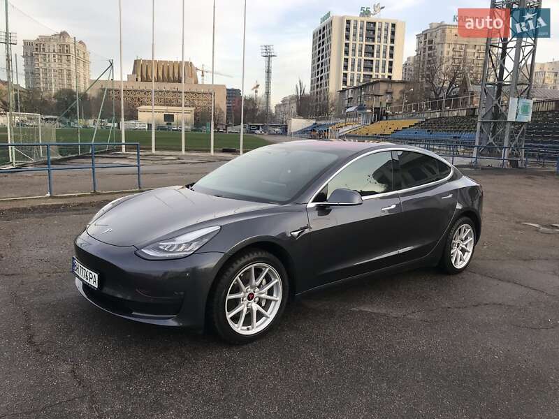 Седан Tesla Model 3 2018 в Одессе
