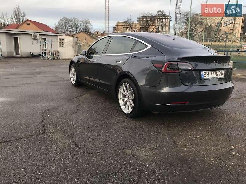 Седан Tesla Model 3 2018 в Одессе