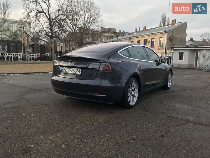 Седан Tesla Model 3 2018 в Одессе