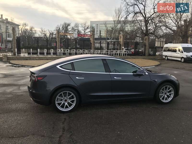 Седан Tesla Model 3 2018 в Одессе