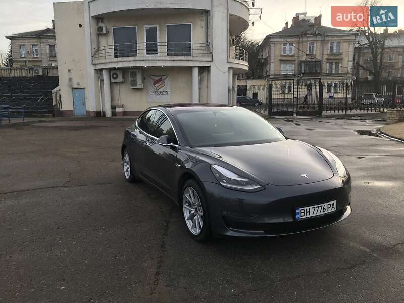 Седан Tesla Model 3 2018 в Одессе