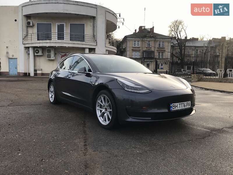 Седан Tesla Model 3 2018 в Одессе