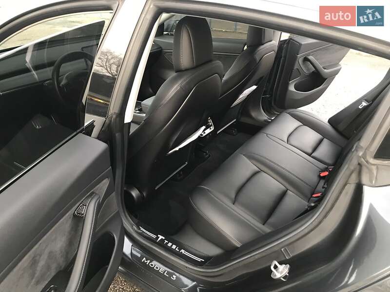 Седан Tesla Model 3 2018 в Одессе