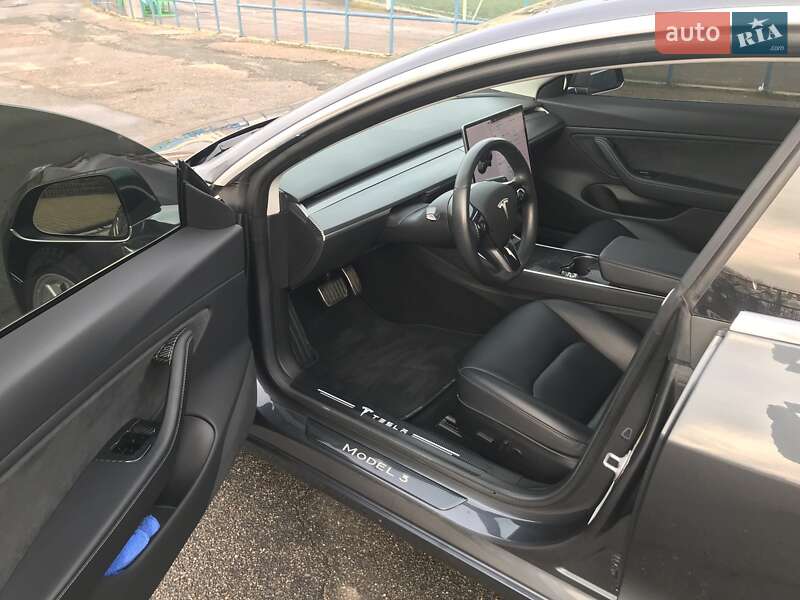 Седан Tesla Model 3 2018 в Одессе