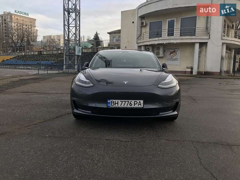 Седан Tesla Model 3 2018 в Одессе