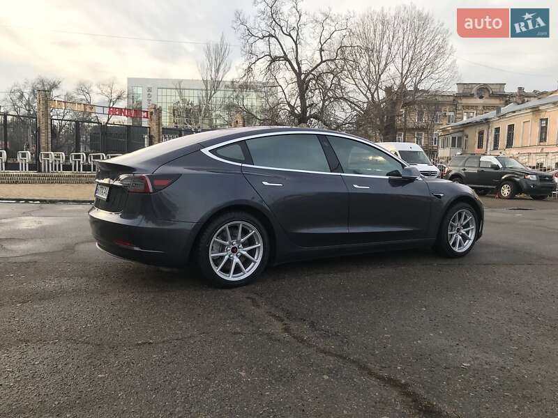 Седан Tesla Model 3 2018 в Одессе