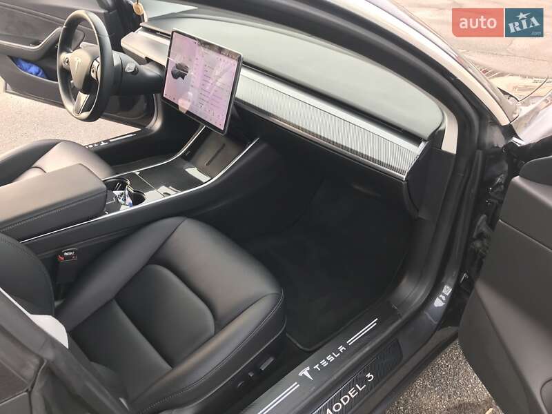 Седан Tesla Model 3 2018 в Одессе