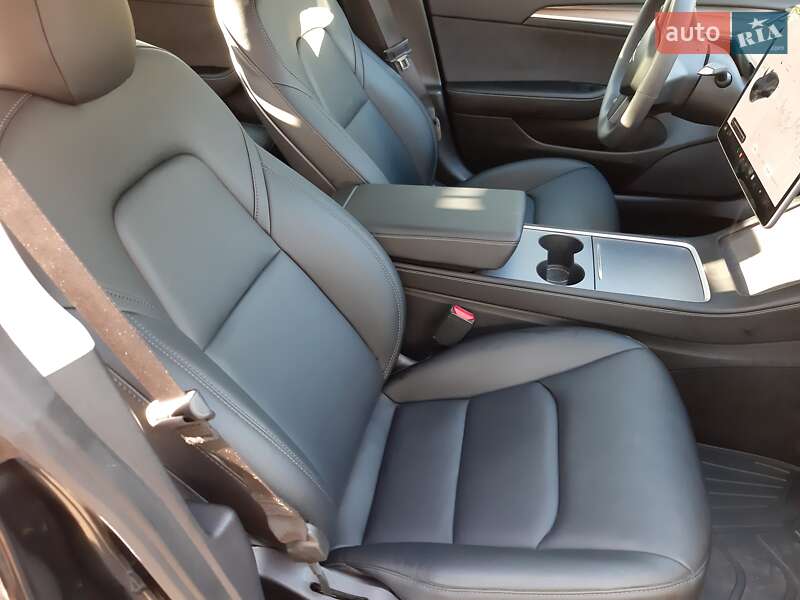 Седан Tesla Model 3 2021 в Запорожье