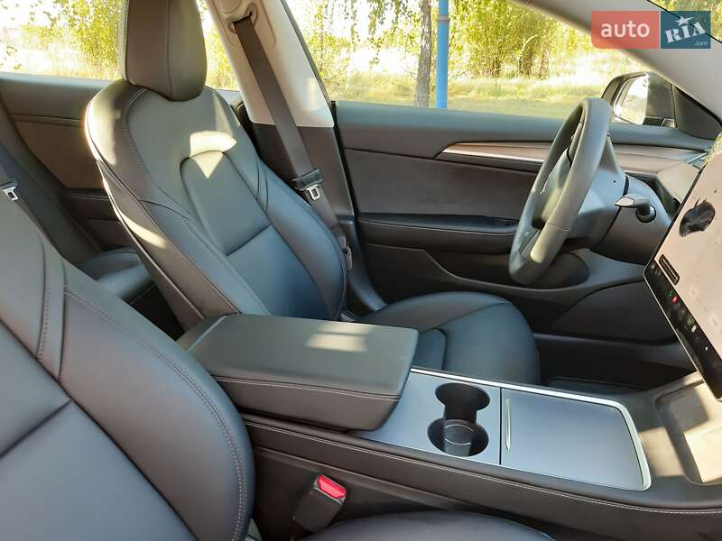 Седан Tesla Model 3 2021 в Запорожье