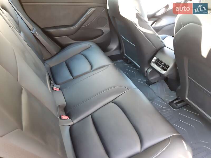 Седан Tesla Model 3 2021 в Запорожье