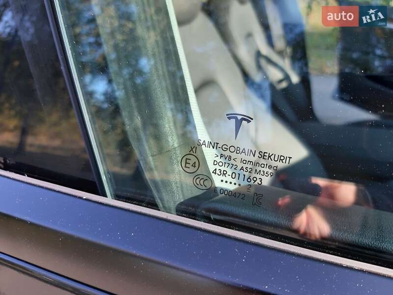 Седан Tesla Model 3 2021 в Запорожье