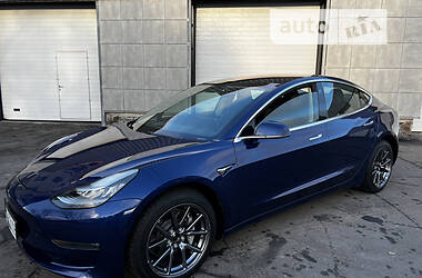 Tesla Model 3  2018