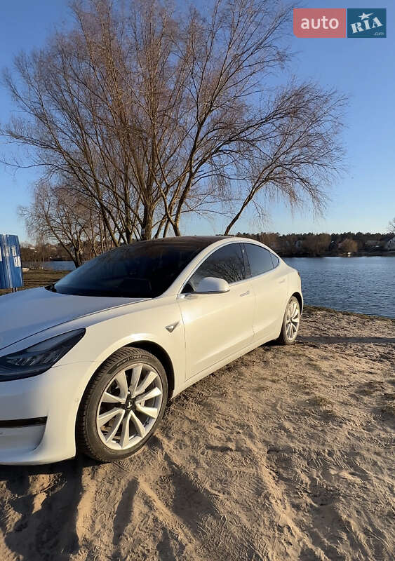 Седан Tesla Model 3 2018 в Чернигове фото Седан Tesla Model 3 2018 в Чернигове