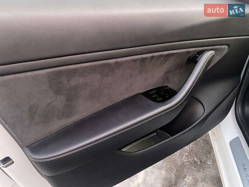 Седан Tesla Model 3 2018 в Чернигове фото 16 Седан Tesla Model 3 2018 в Чернигове