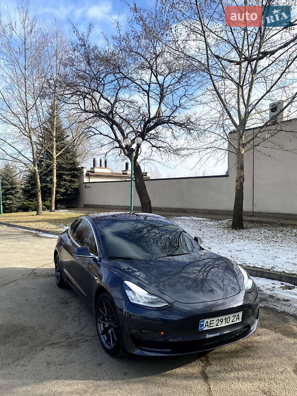 Седан Tesla Model 3 2018 в Днепре
