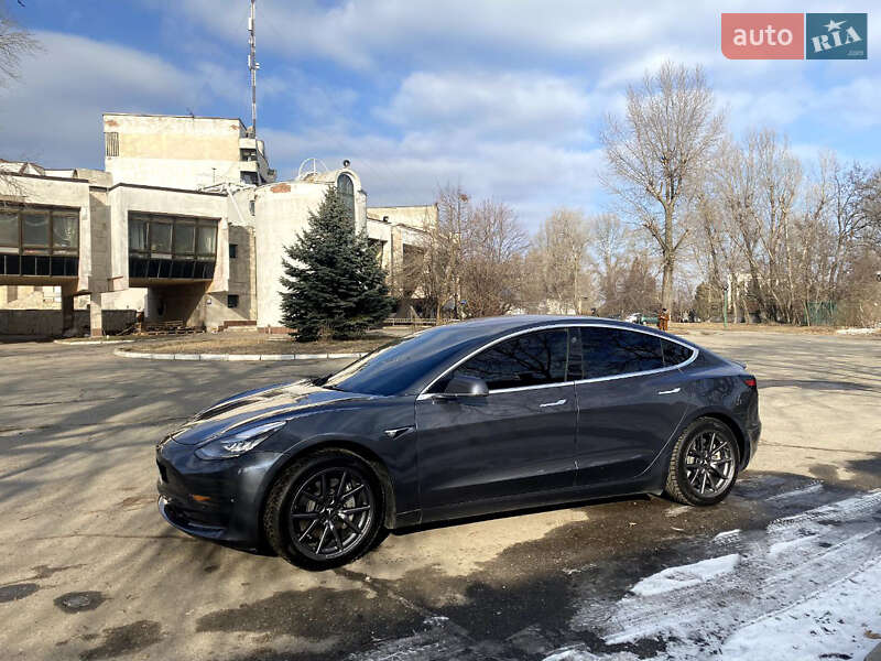 Седан Tesla Model 3 2018 в Днепре