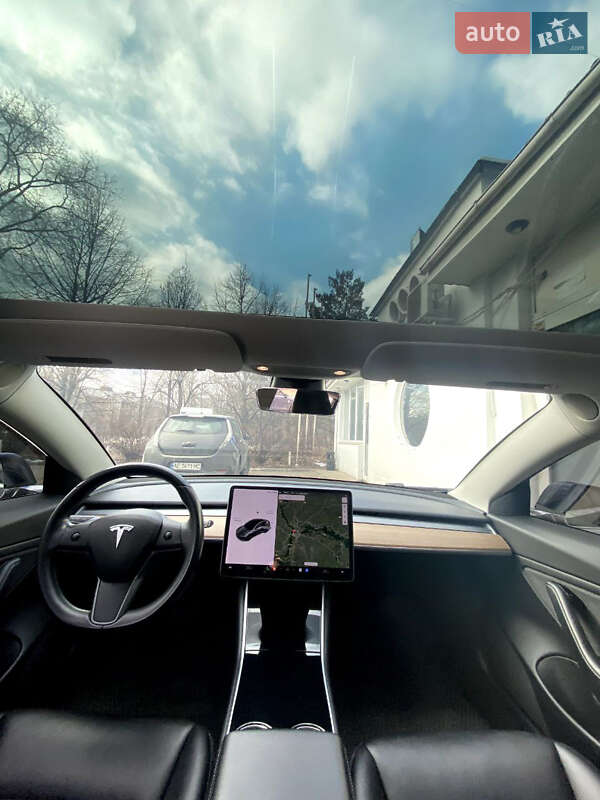 Седан Tesla Model 3 2018 в Днепре
