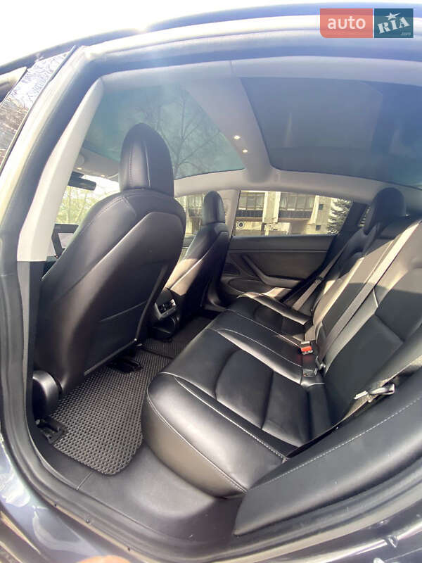 Седан Tesla Model 3 2018 в Днепре