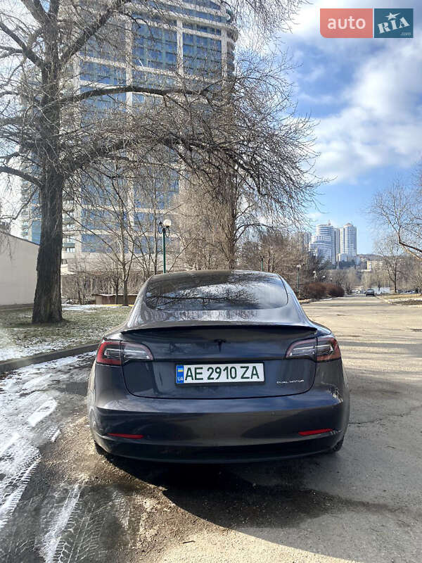 Седан Tesla Model 3 2018 в Днепре
