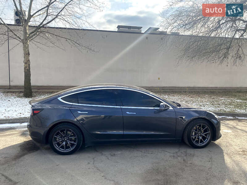 Седан Tesla Model 3 2018 в Днепре