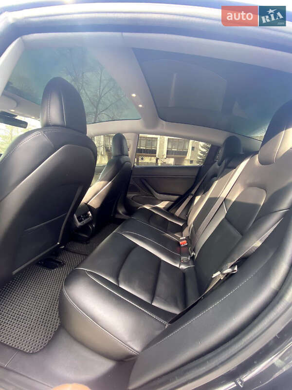 Седан Tesla Model 3 2018 в Днепре