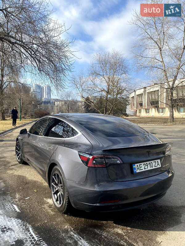 Седан Tesla Model 3 2018 в Днепре